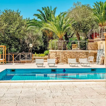 With Pool And Private In Just 500 Mt From The Sea Appart hôtel *
