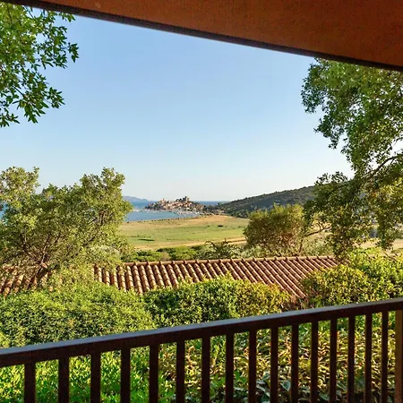 With Pool And Private In Just 500 Mt From The Sea Apart Otel